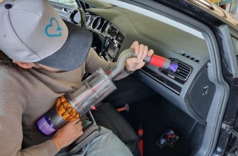 Car Vacuuming: How to Vacuum the Interior (Car Detailing)
