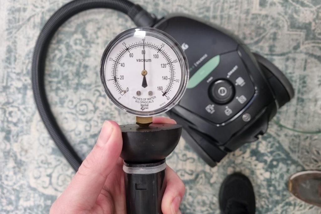 suction-power-aeg-vx82-1-oko